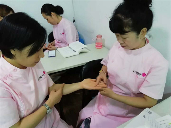 小儿推拿培训招生简章-报名学习小儿推拿课程