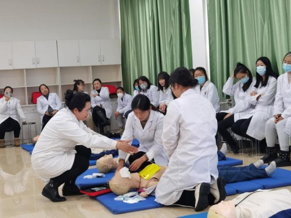 北京养老护理班学什么?课程表提前看:全面解析培训内容(图2) 北京养老护理班学什么?课程表提前看:全面解析培训内容(图2)