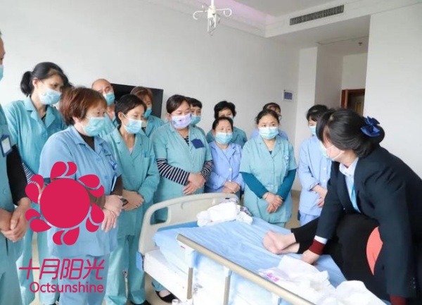 男护工在北京吃香吗?专门针对男性的培训课程推荐(图2) 男护工在北京吃香吗?专门针对男性的培训课程推荐(图2)